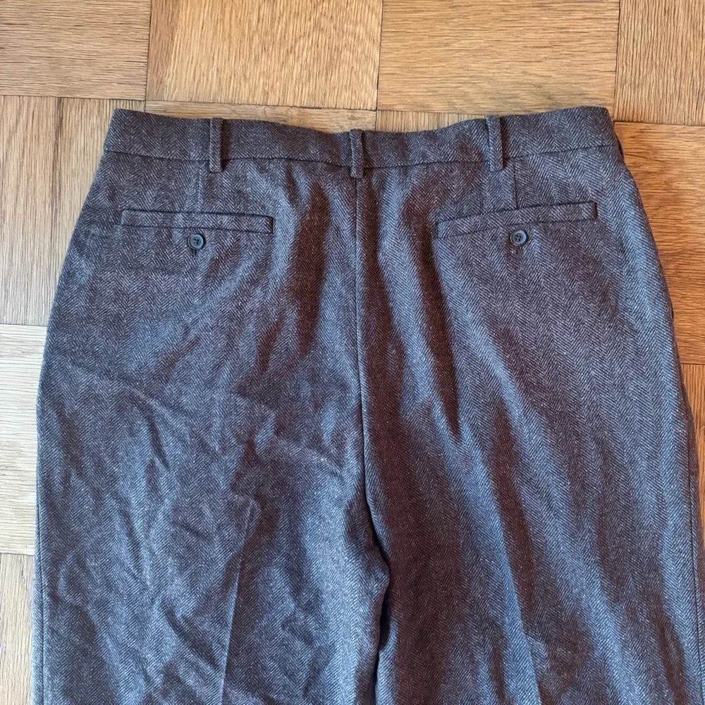 Banana Republic details brand